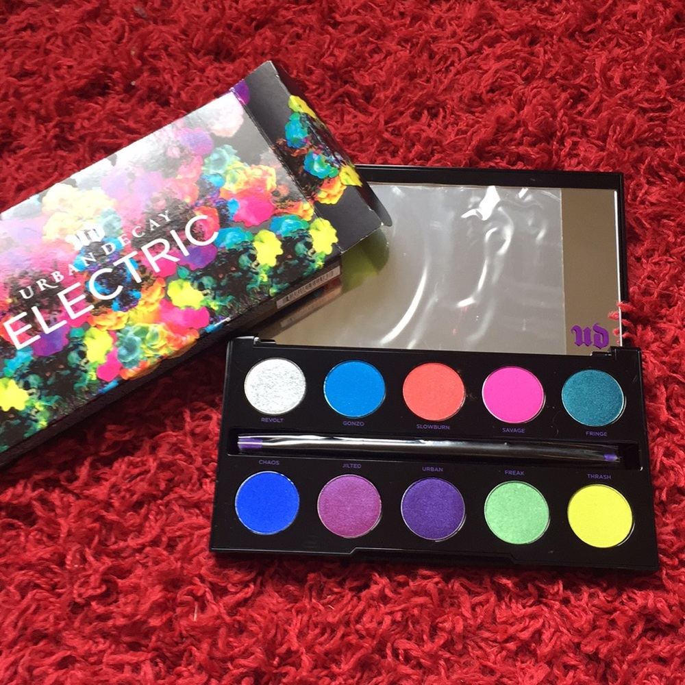 Urban Decay electric palette 🚫 Price Firm